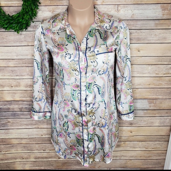 Victoria's Secret Other - Victoria secret Sleepwear Paisley Long Sleeve Top